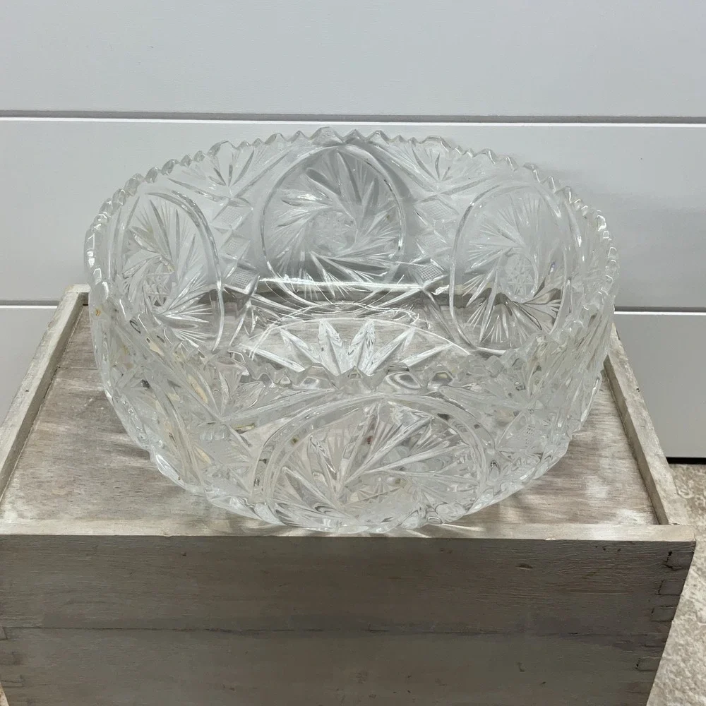 Vintage Heavy Cut Glass Pinwheel Starburst 8 Inch Scalloped Sawtooth Edge Bowl